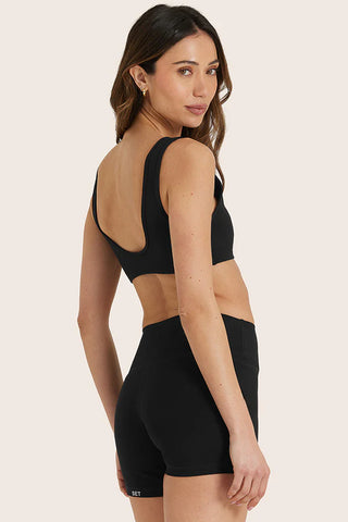 (bloopers) sporty dip bra